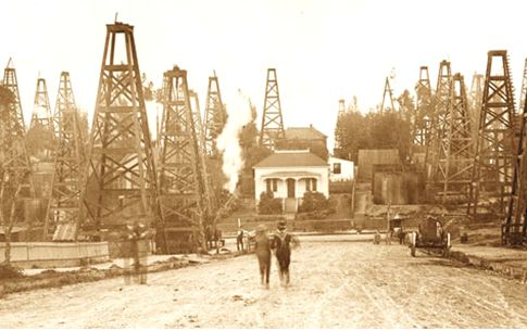 Los Angeles oilfield circa 1900 from California State Library.