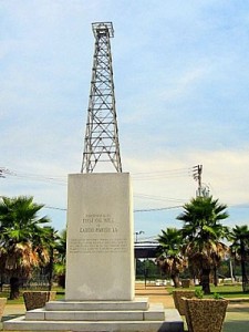 May-14-LA-Monument-AOGHS East Texas oilfield