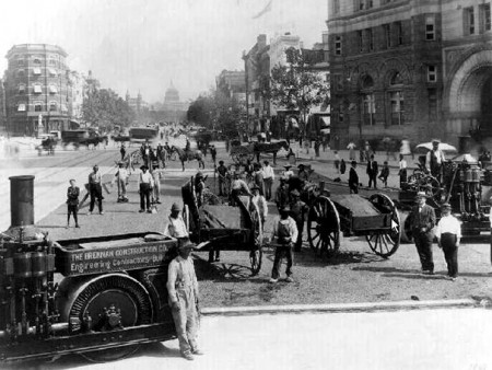 Pennsylvania Avenue being paved with asphalt in 1907.