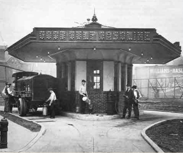 Gulf Refining Company's first U.S. auto service station in Pittsburgh, circa 1910.