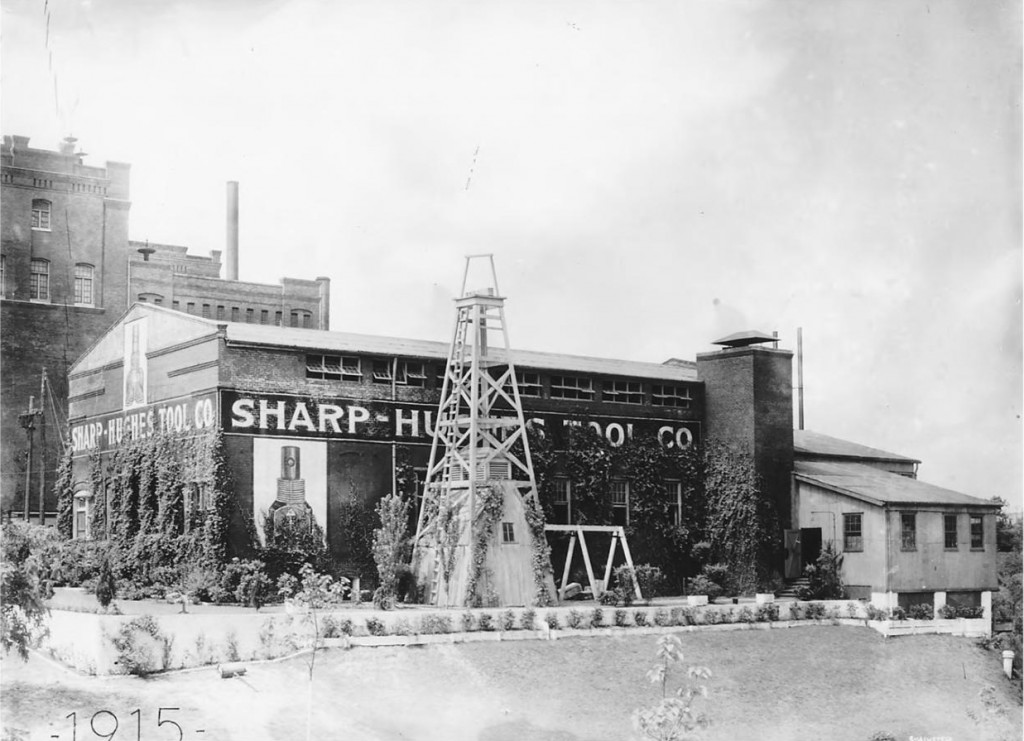  The Houston, Texas, manufacturing operations of Sharp-Hughes Tool at 2nd and Girard Streets in 1915. Today, the site is on the campus of University of Houston–Downtown. Photo couttesy Houston Metropolitan Research Center, Houston Public Library. 